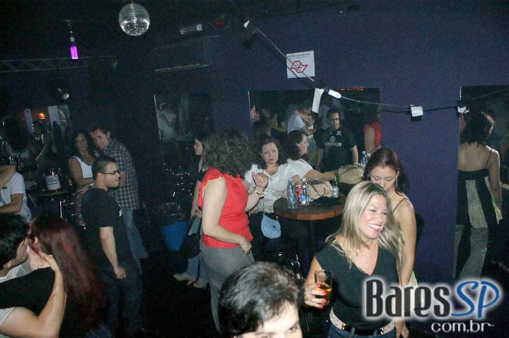 Festa Flash Pop & Rock na pista do Poison Bar e Balada Festa Flash Pop & Rock na pista do Poison Bar e Balada