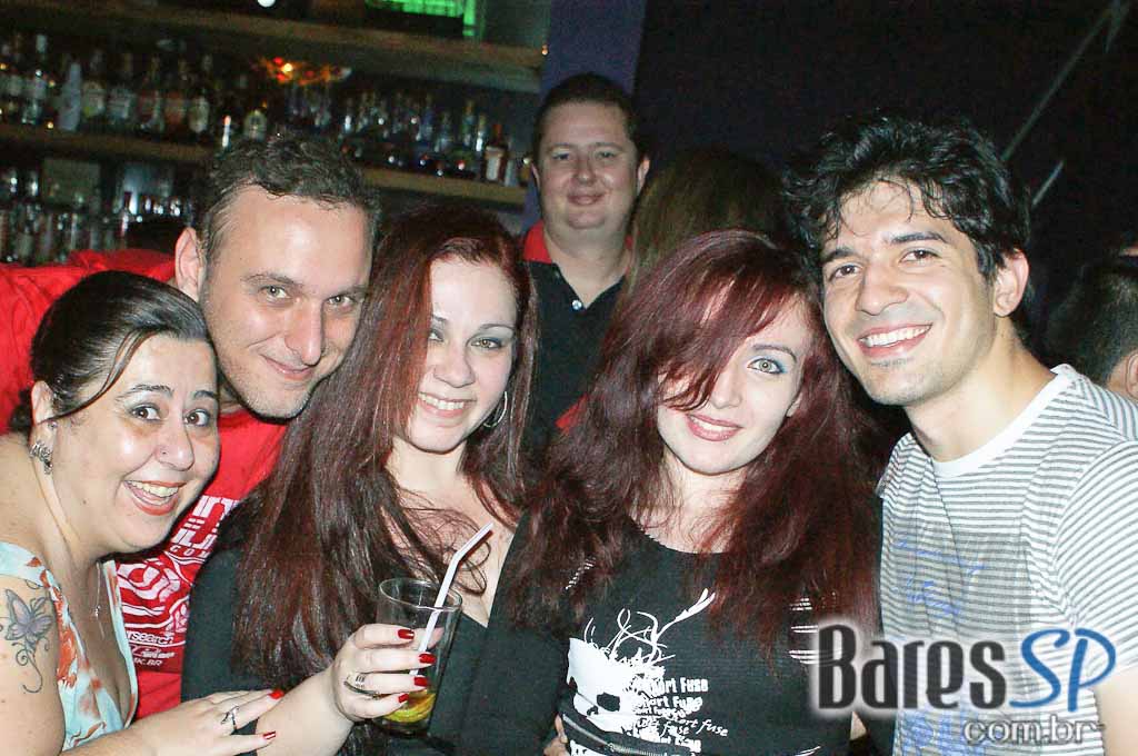 Festa Flash Pop & Rock na pista do Poison Bar e Balada Festa Flash Pop & Rock na pista do Poison Bar e Balada