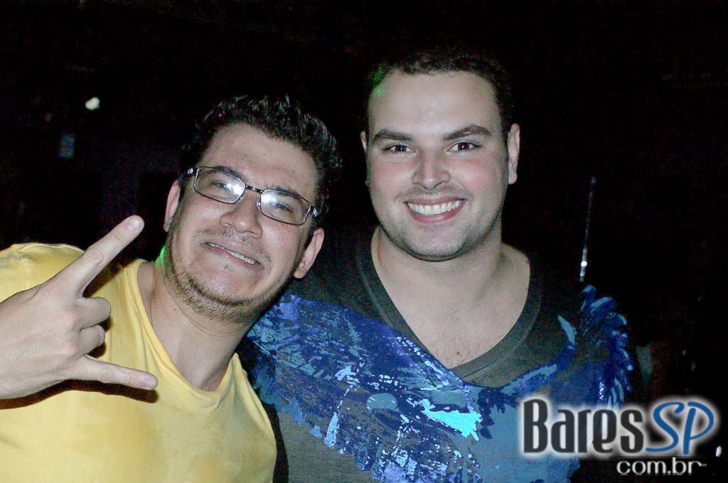 Festa Flash Pop & Rock na pista do Poison Bar e Balada Festa Flash Pop & Rock na pista do Poison Bar e Balada