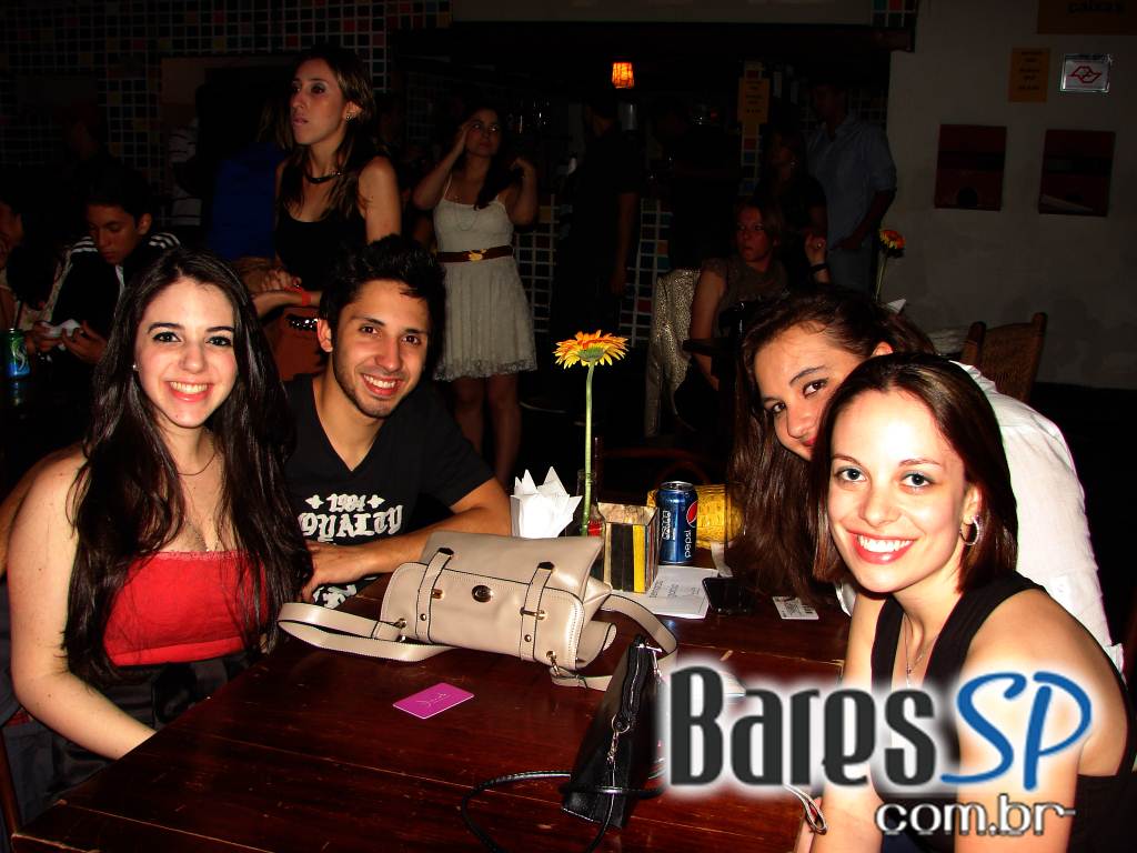 Banda Os Opalas agitou o Diquinta com o melhor do samba rock Banda Os Opalas agitou o Diquinta com o melhor do samba rock