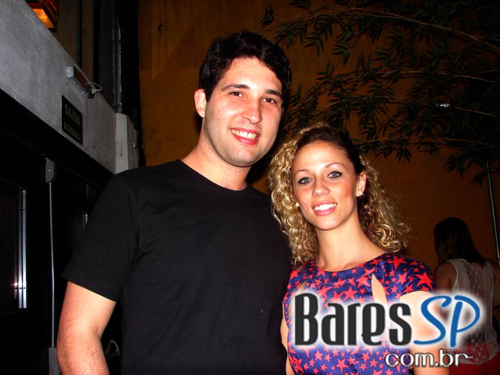 Banda Os Opalas agitou o Diquinta com o melhor do samba rock Banda Os Opalas agitou o Diquinta com o melhor do samba rock