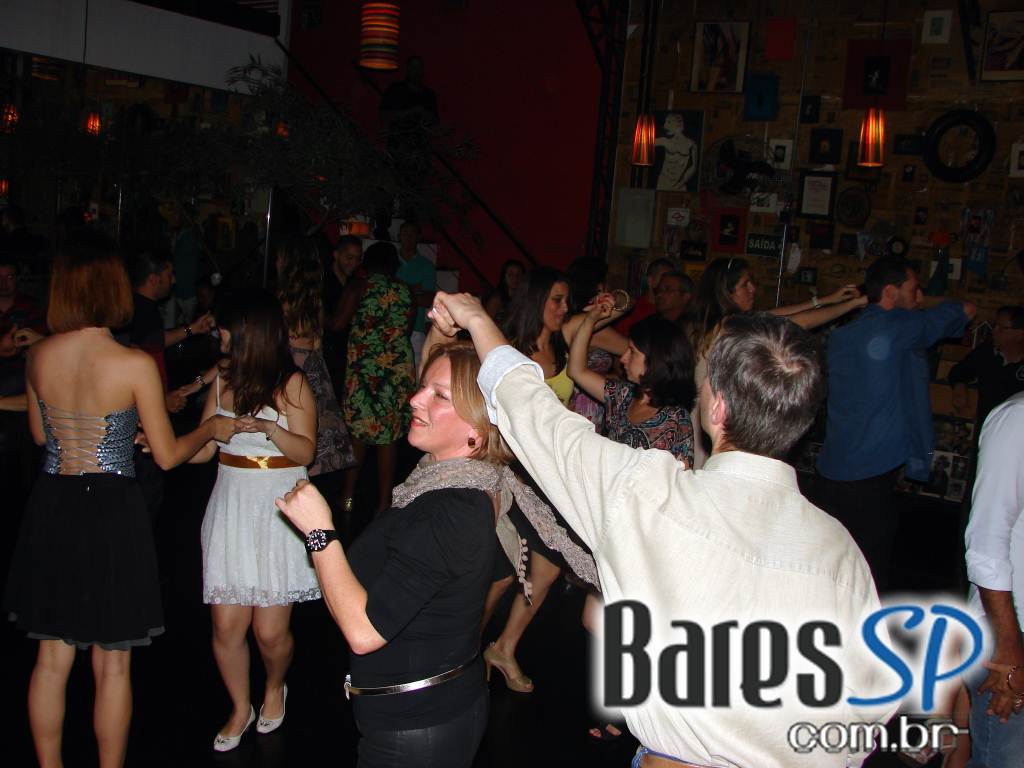 Banda Os Opalas agitou o Diquinta com o melhor do samba rock Banda Os Opalas agitou o Diquinta com o melhor do samba rock