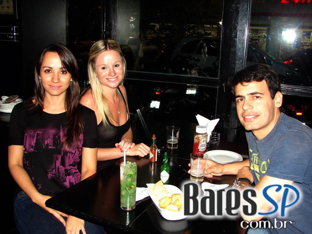 Boteco São Bento ofereceu Happy Hour com variedade de caipirinhas Boteco São Bento ofereceu Happy Hour com variedade de caipirinhas