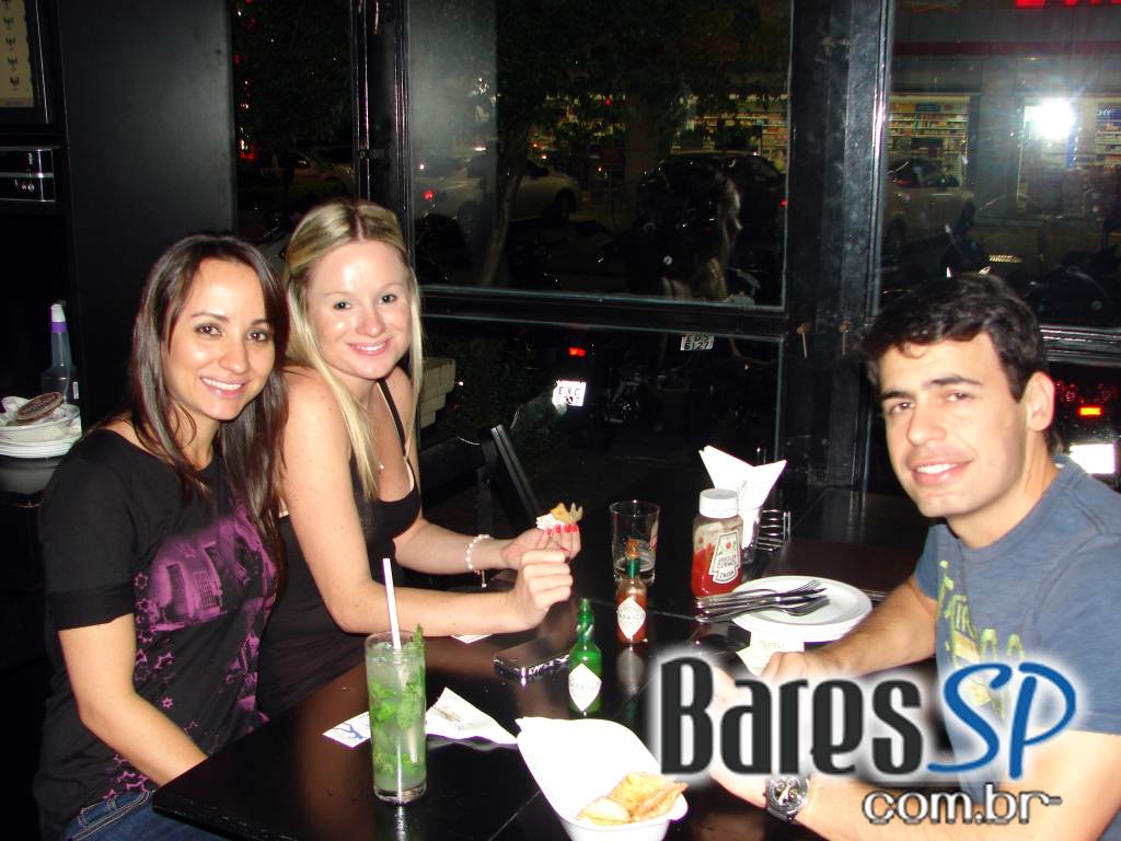 Boteco São Bento ofereceu Happy Hour com variedade de caipirinhas Boteco São Bento ofereceu Happy Hour com variedade de caipirinhas