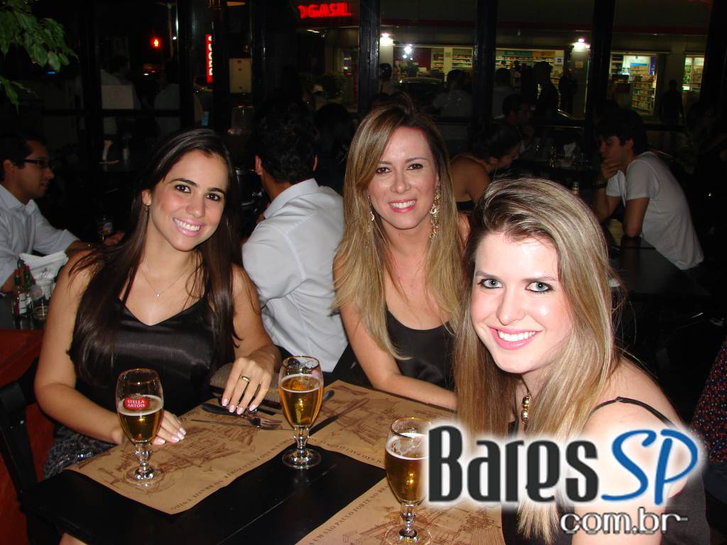 Boteco São Bento ofereceu Happy Hour com variedade de caipirinhas Boteco São Bento ofereceu Happy Hour com variedade de caipirinhas