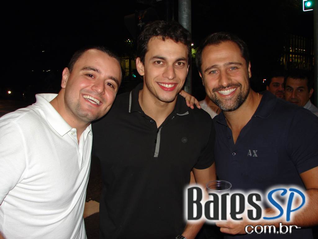 Boteco São Bento ofereceu Happy Hour com variedade de caipirinhas Boteco São Bento ofereceu Happy Hour com variedade de caipirinhas