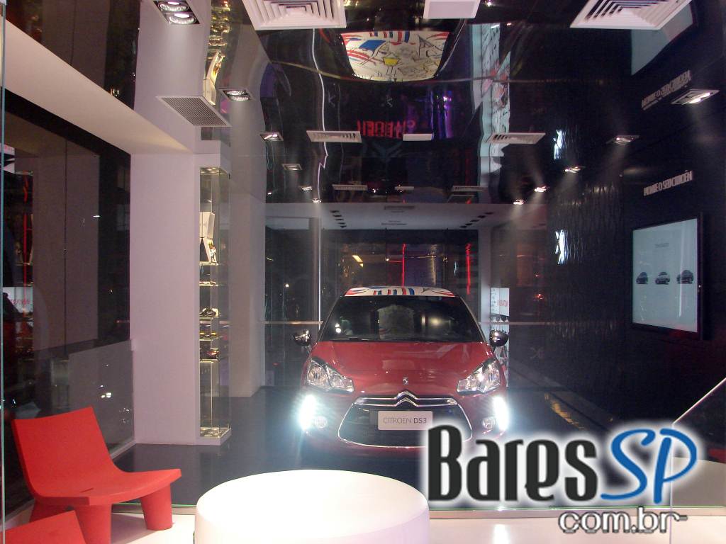 Espaço Conceito Citroën recebeu o lançamento de três novos sabores de RedBull Espaço Conceito Citroën recebeu o lançamento de três novos sabores de RedBull