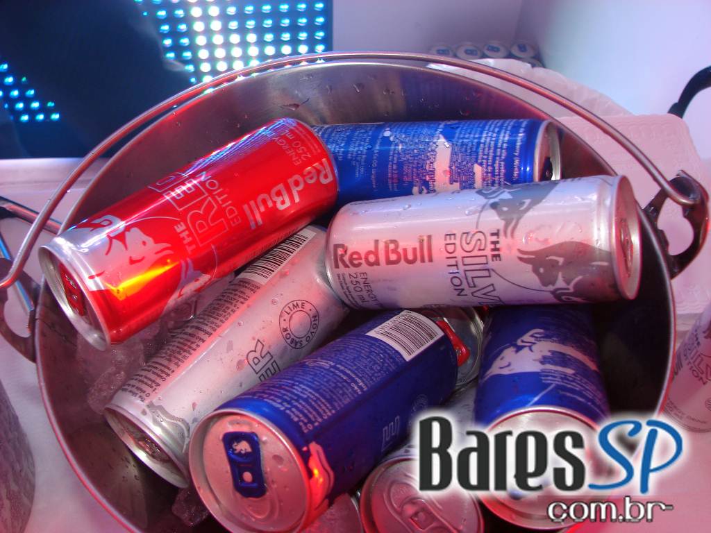 Espaço Conceito Citroën recebeu o lançamento de três novos sabores de RedBull Espaço Conceito Citroën recebeu o lançamento de três novos sabores de RedBull