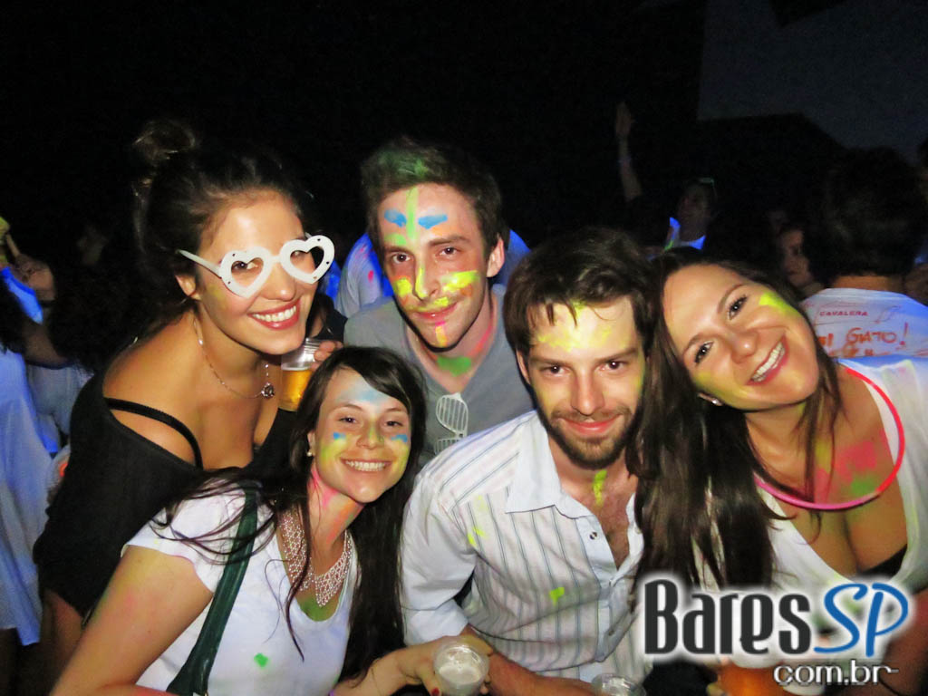 Festa Glow do Bota Fora Direito USP aconteceu no sábado Festa Glow do Bota Fora Direito USP aconteceu no sábado