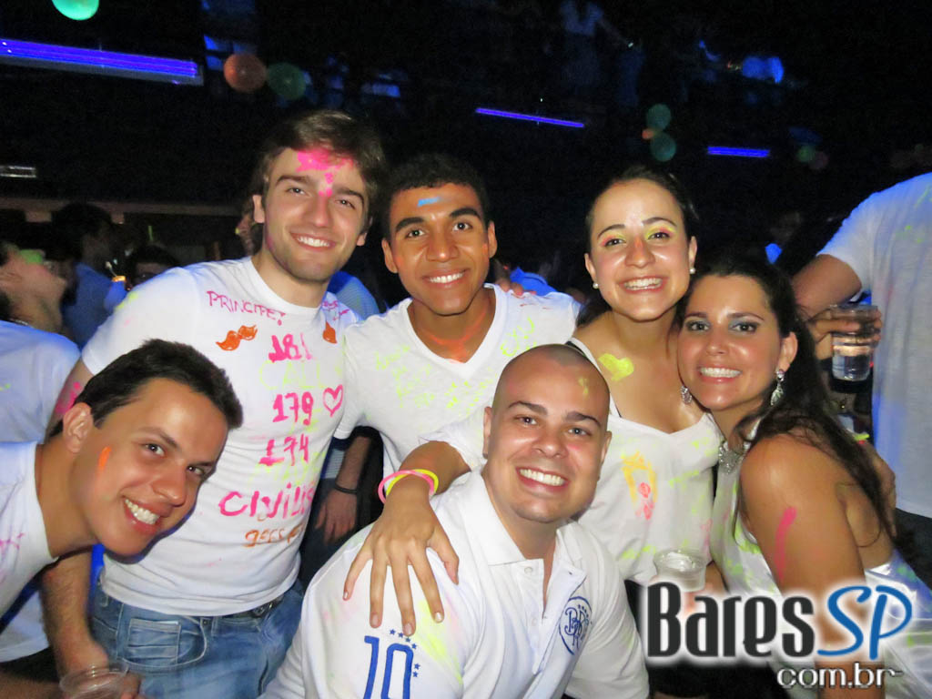 Festa Glow do Bota Fora Direito USP aconteceu no sábado Festa Glow do Bota Fora Direito USP aconteceu no sábado