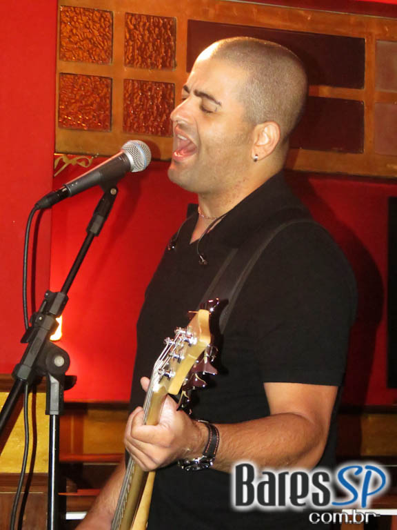 Claudio Merlin e Banda Tilt agita a sexta-feira do Republic Pub Claudio Merlin e Banda Tilt agita a sexta-feira do Republic Pub