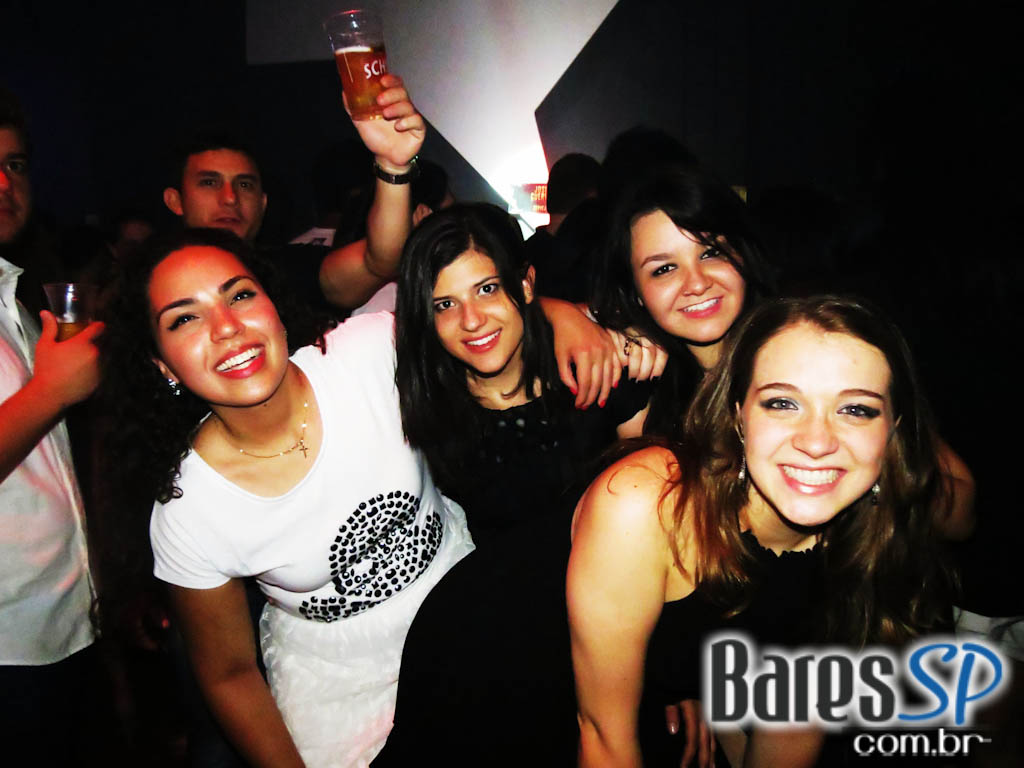 Festa Black & White da Escola Paulista de Medicina aconteceu na sexta-feira Festa Black & White da Escola Paulista de Medicina aconteceu na sexta-feira