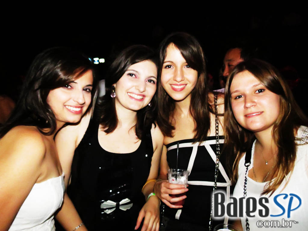 Festa Black & White da Escola Paulista de Medicina aconteceu na sexta-feira Festa Black & White da Escola Paulista de Medicina aconteceu na sexta-feira