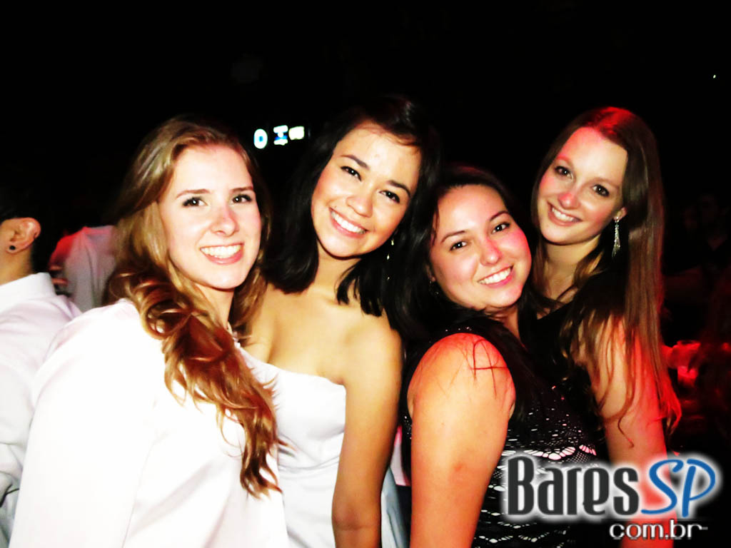 Festa Black & White da Escola Paulista de Medicina aconteceu na sexta-feira Festa Black & White da Escola Paulista de Medicina aconteceu na sexta-feira