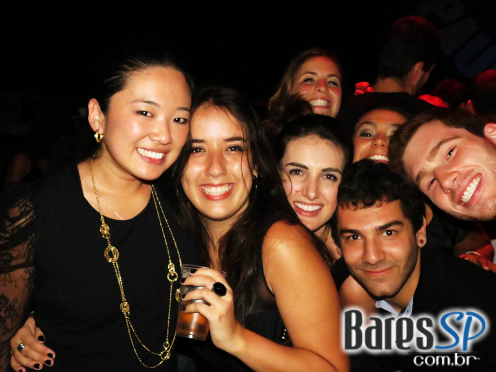 Festa Black & White da Escola Paulista de Medicina aconteceu na sexta-feira Festa Black & White da Escola Paulista de Medicina aconteceu na sexta-feira