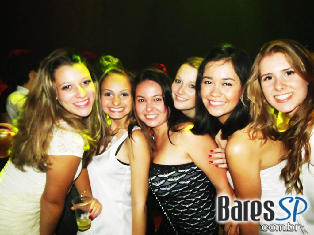 Festa Black & White da Escola Paulista de Medicina aconteceu na sexta-feira Festa Black & White da Escola Paulista de Medicina aconteceu na sexta-feira