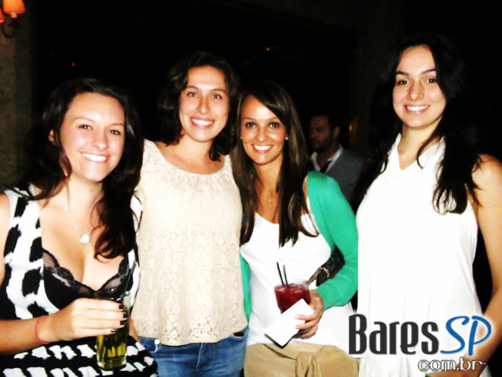 DJ Tamenpi tocou hip hop na Lions NightClub na quinta-feira DJ Tamenpi tocou hip hop na Lions NightClub na quinta-feira