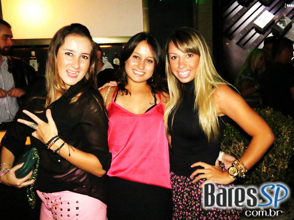 DJ Tamenpi tocou hip hop na Lions NightClub na quinta-feira DJ Tamenpi tocou hip hop na Lions NightClub na quinta-feira