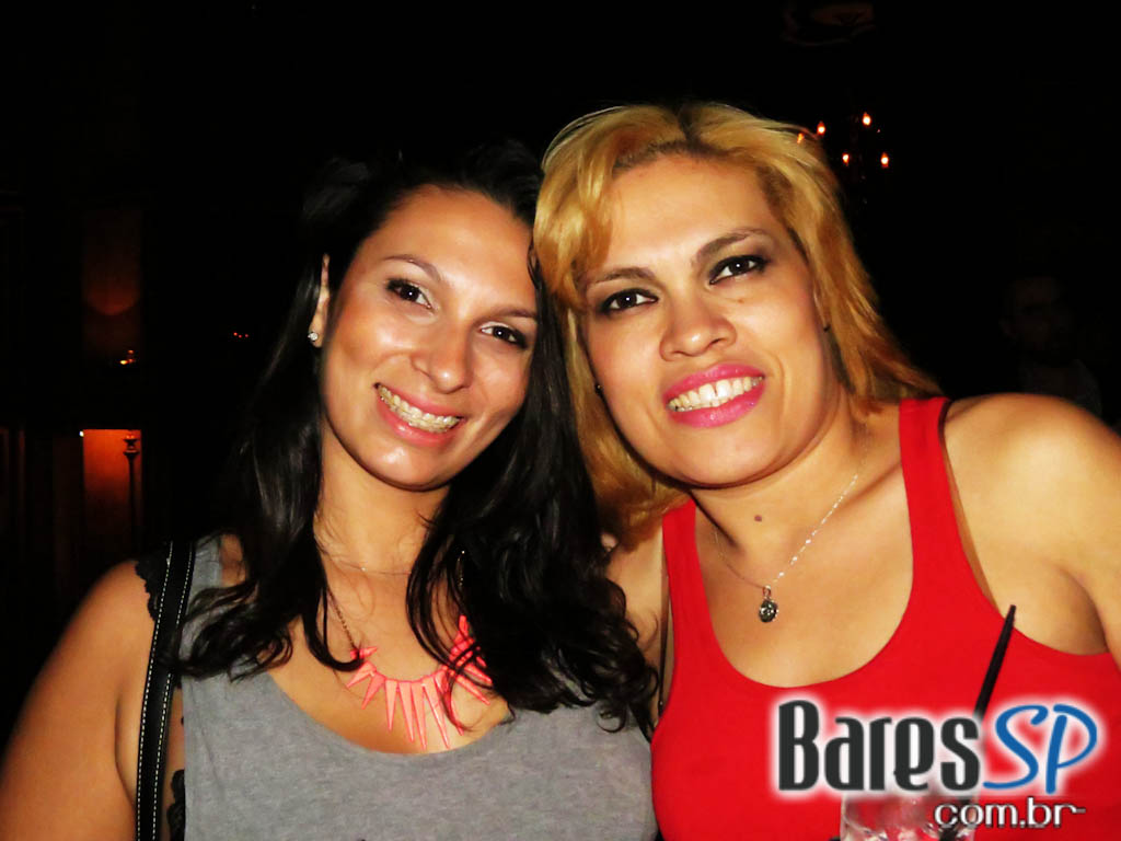 DJ Tamenpi tocou hip hop na Lions NightClub na quinta-feira DJ Tamenpi tocou hip hop na Lions NightClub na quinta-feira