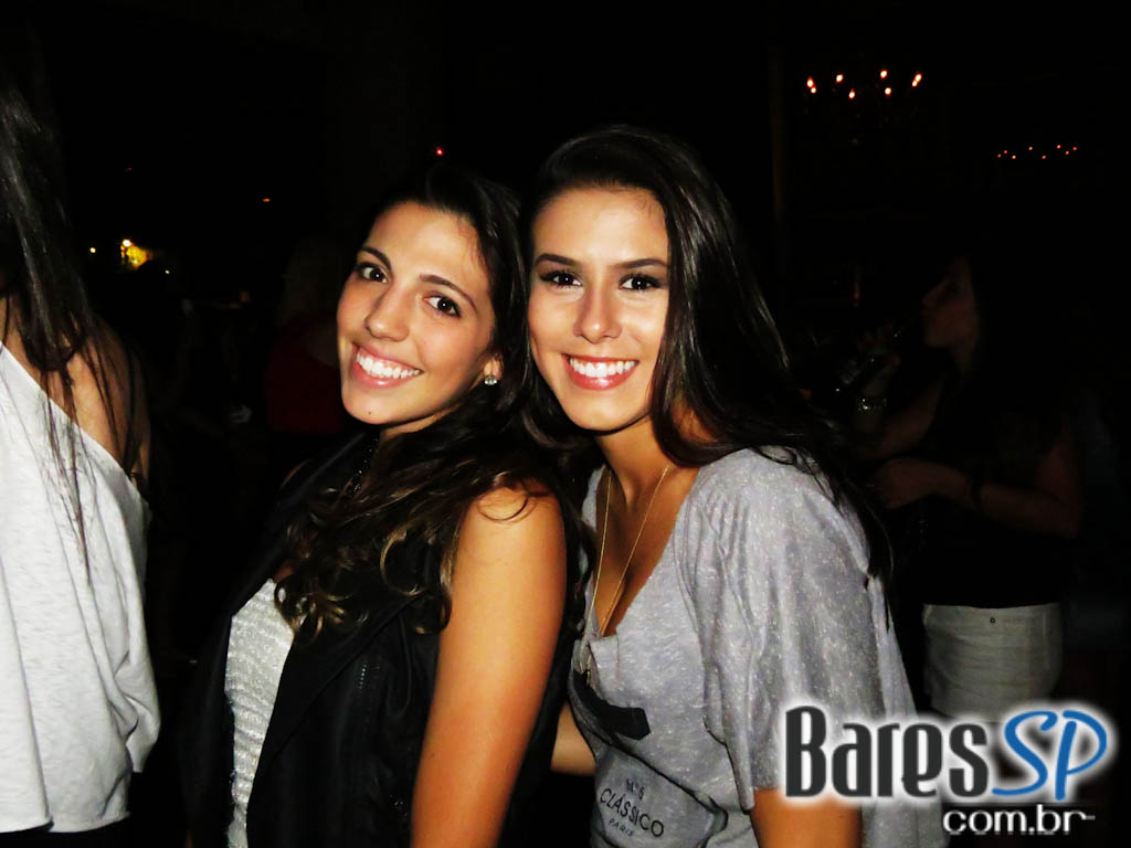 DJ Tamenpi tocou hip hop na Lions NightClub na quinta-feira DJ Tamenpi tocou hip hop na Lions NightClub na quinta-feira