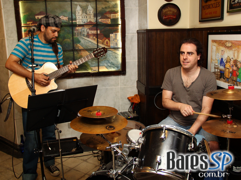 Grupo Transachoro e Mael Julia & Milton Santos no BarBirô Grupo Transachoro e Mael Julia & Milton Santos no BarBirô