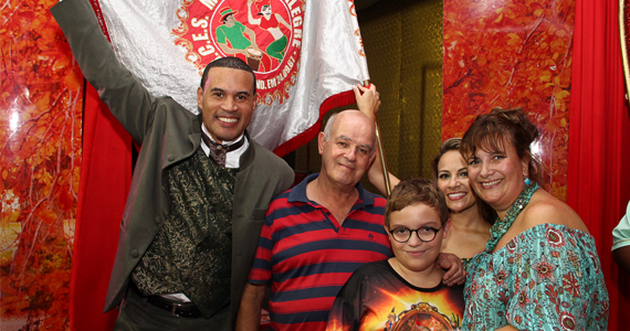 Domingo teve Ensaio geral na Escola de Samba Mocidade Alegre para o Carnaval 2013