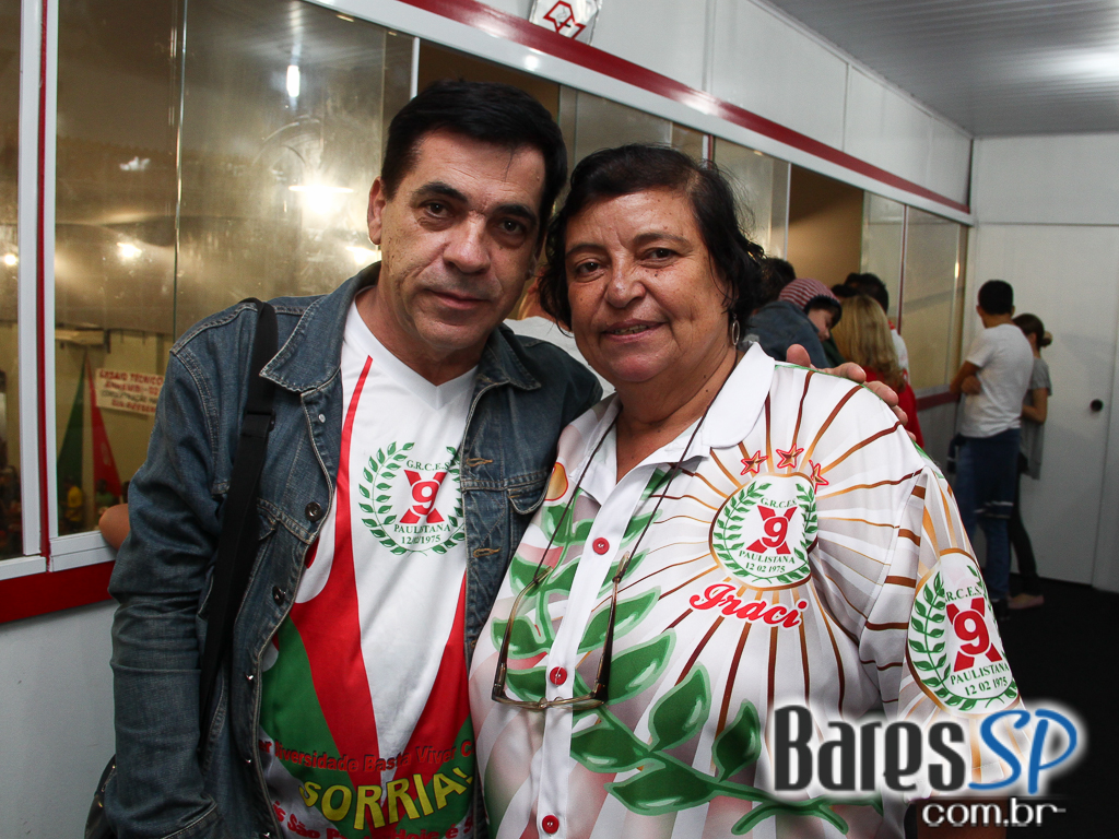 Escola de Samba X-9 Paulistana realizou ensaio com enredo em homenagem a São Paulo para Carnaval 2013 Escola de Samba X-9 Paulistana realizou ensaio com enredo em homenagem a São Paulo para Carnaval 2013