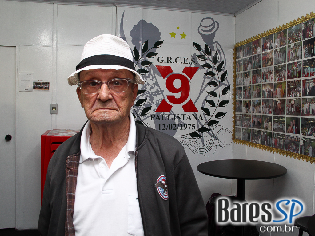 Escola de Samba X-9 Paulistana realizou ensaio com enredo em homenagem a São Paulo para Carnaval 2013 Escola de Samba X-9 Paulistana realizou ensaio com enredo em homenagem a São Paulo para Carnaval 2013