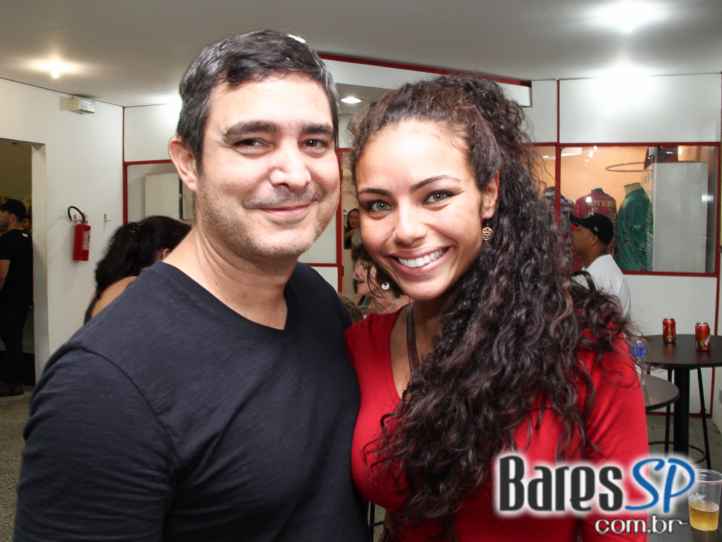 Escola de Samba X-9 Paulistana realizou ensaio com enredo em homenagem a São Paulo para Carnaval 2013 Escola de Samba X-9 Paulistana realizou ensaio com enredo em homenagem a São Paulo para Carnaval 2013