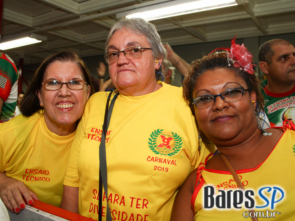 Escola de Samba X-9 Paulistana realizou ensaio com enredo em homenagem a São Paulo para Carnaval 2013 Escola de Samba X-9 Paulistana realizou ensaio com enredo em homenagem a São Paulo para Carnaval 2013