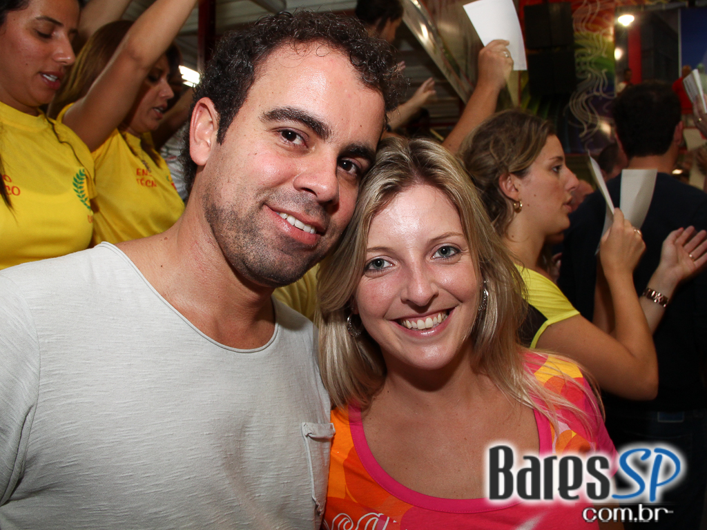 Escola de Samba X-9 Paulistana realizou ensaio com enredo em homenagem a São Paulo para Carnaval 2013 Escola de Samba X-9 Paulistana realizou ensaio com enredo em homenagem a São Paulo para Carnaval 2013