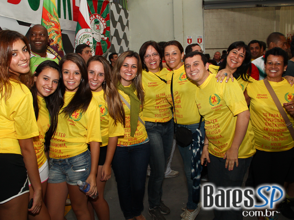 Escola de Samba X-9 Paulistana realizou ensaio com enredo em homenagem a São Paulo para Carnaval 2013 Escola de Samba X-9 Paulistana realizou ensaio com enredo em homenagem a São Paulo para Carnaval 2013