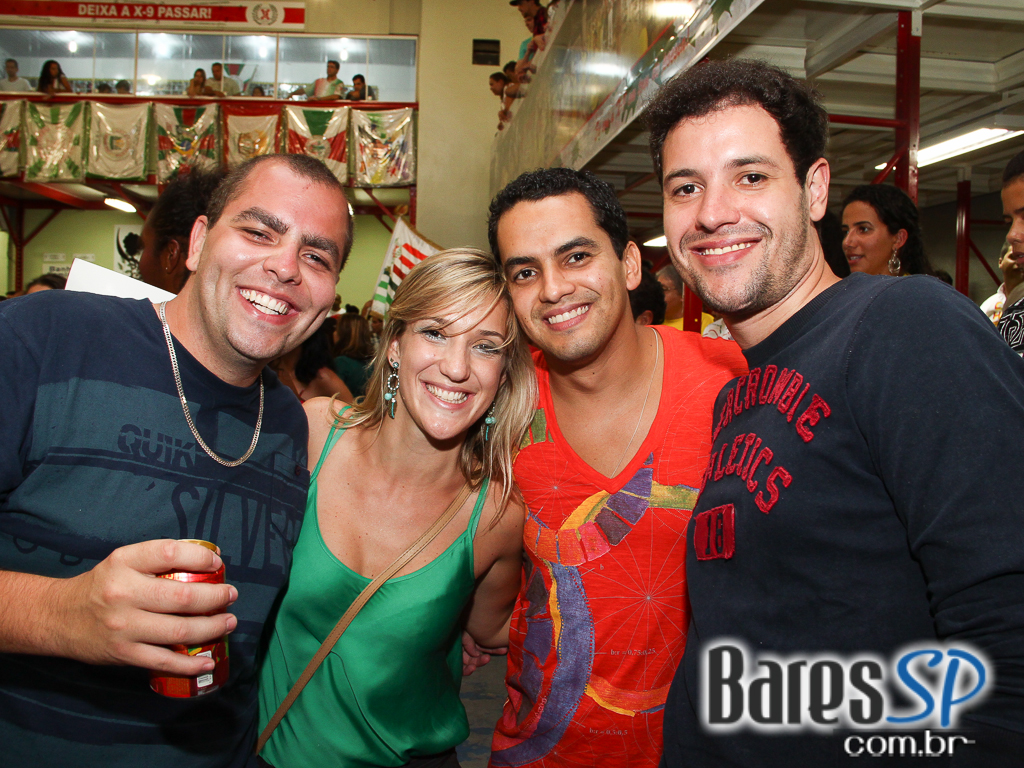 Escola de Samba X-9 Paulistana realizou ensaio com enredo em homenagem a São Paulo para Carnaval 2013 Escola de Samba X-9 Paulistana realizou ensaio com enredo em homenagem a São Paulo para Carnaval 2013