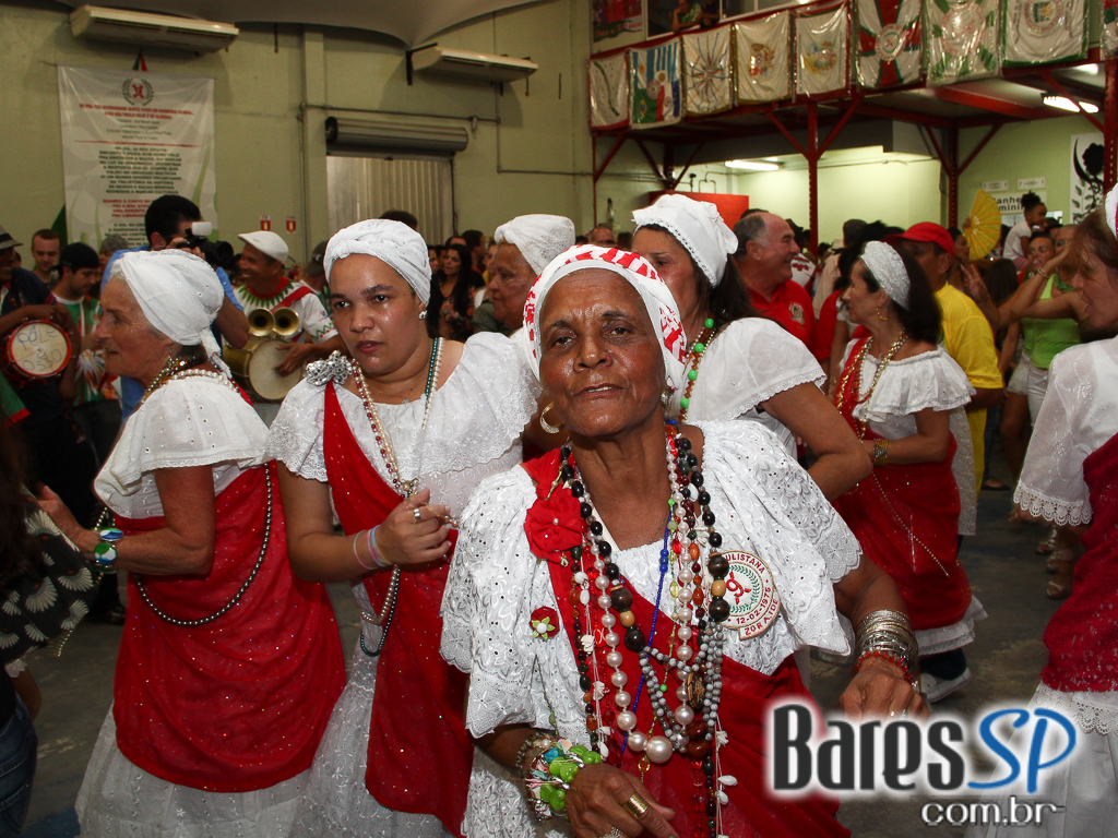 Escola de Samba X-9 Paulistana realizou ensaio com enredo em homenagem a São Paulo para Carnaval 2013 Escola de Samba X-9 Paulistana realizou ensaio com enredo em homenagem a São Paulo para Carnaval 2013