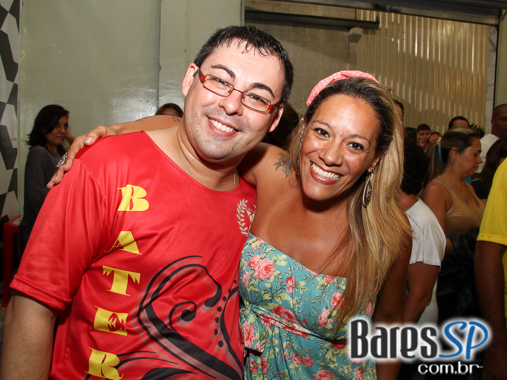 Escola de Samba X-9 Paulistana realizou ensaio com enredo em homenagem a São Paulo para Carnaval 2013 Escola de Samba X-9 Paulistana realizou ensaio com enredo em homenagem a São Paulo para Carnaval 2013