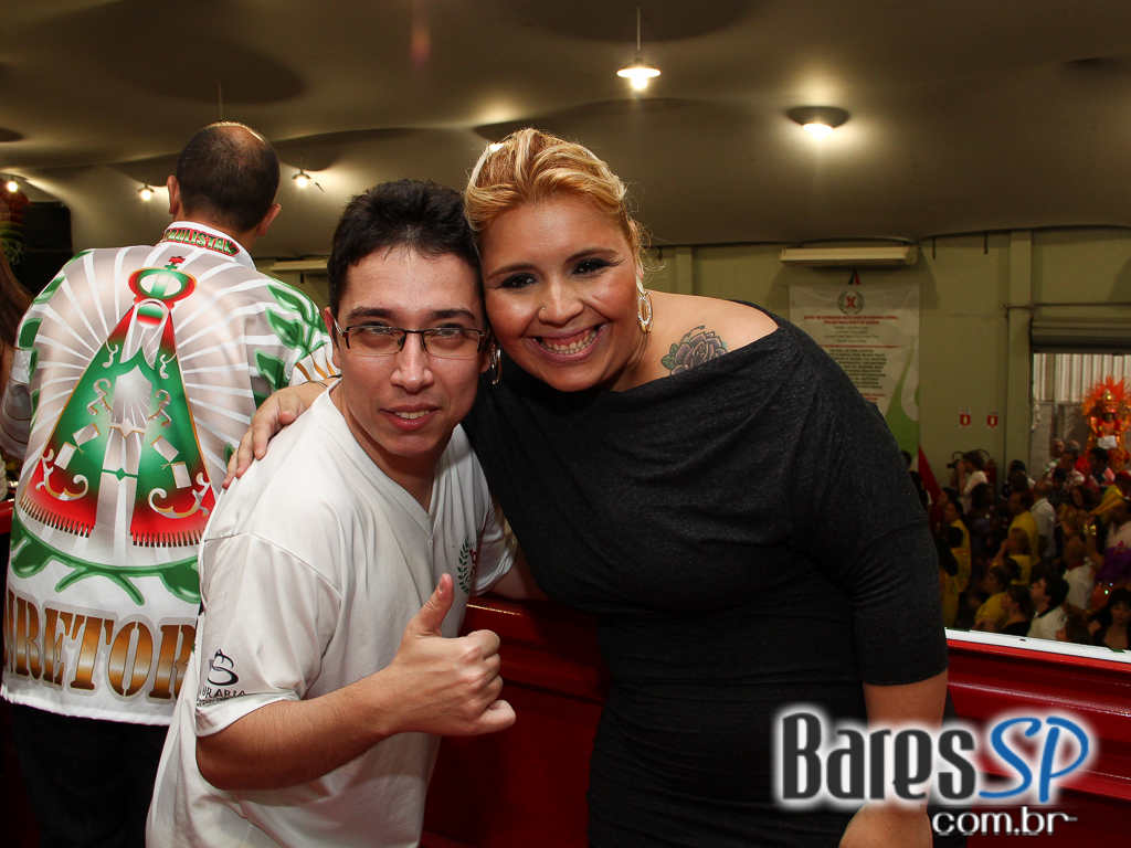 Escola de Samba X-9 Paulistana realizou ensaio com enredo em homenagem a São Paulo para Carnaval 2013 Escola de Samba X-9 Paulistana realizou ensaio com enredo em homenagem a São Paulo para Carnaval 2013