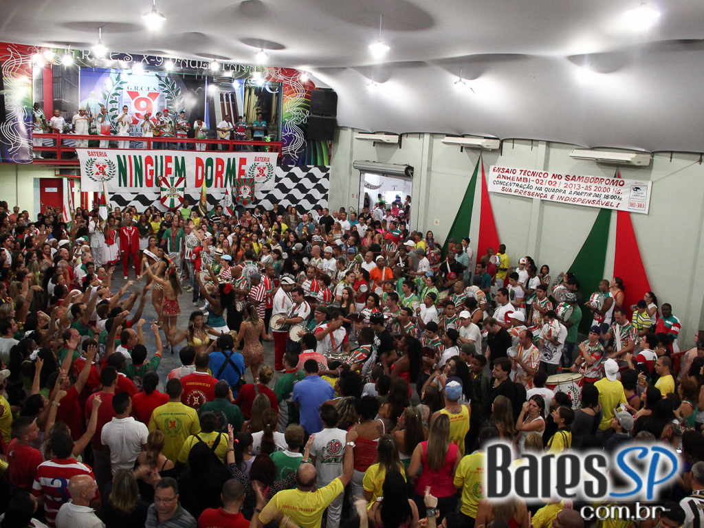 Escola de Samba X-9 Paulistana realizou ensaio com enredo em homenagem a São Paulo para Carnaval 2013 Escola de Samba X-9 Paulistana realizou ensaio com enredo em homenagem a São Paulo para Carnaval 2013