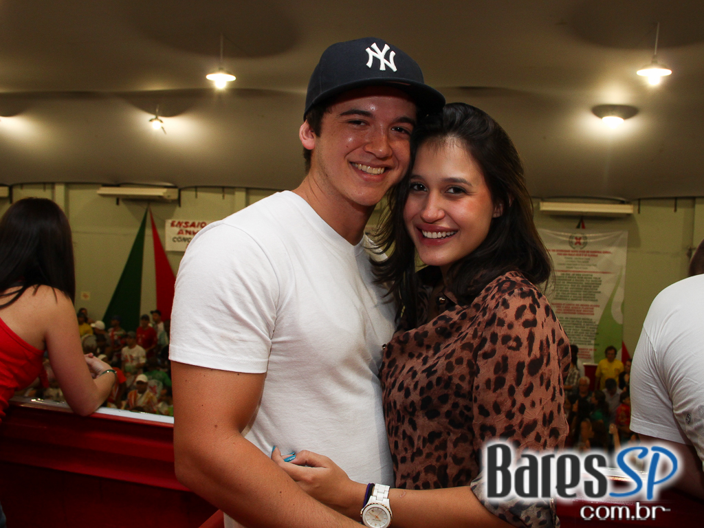 Escola de Samba X-9 Paulistana realizou ensaio com enredo em homenagem a São Paulo para Carnaval 2013 Escola de Samba X-9 Paulistana realizou ensaio com enredo em homenagem a São Paulo para Carnaval 2013