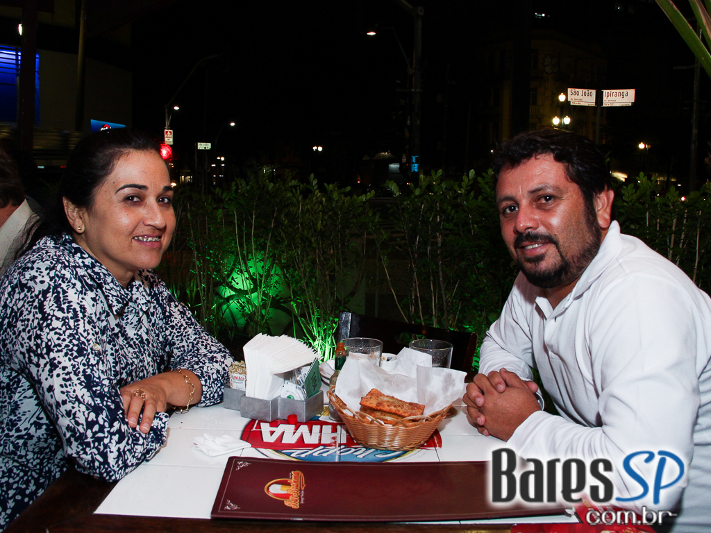 Elza Soares se apresentou no Bar Brahma, localizado no Centro Elza Soares se apresentou no Bar Brahma, localizado no Centro