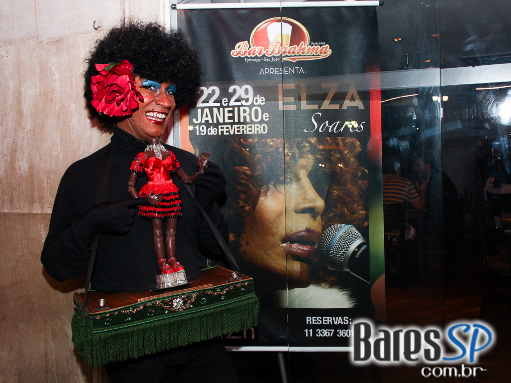 Elza Soares se apresentou no Bar Brahma, localizado no Centro Elza Soares se apresentou no Bar Brahma, localizado no Centro
