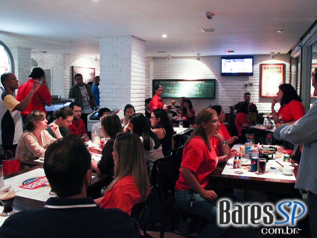 Happy Hour de sexta animado em Moema no Quiosque Chopp Brahma Happy Hour de sexta animado em Moema no Quiosque Chopp Brahma