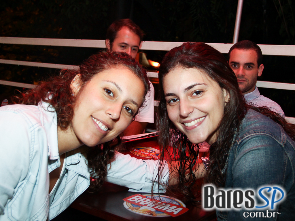 Happy Hour de sexta animado em Moema no Quiosque Chopp Brahma Happy Hour de sexta animado em Moema no Quiosque Chopp Brahma