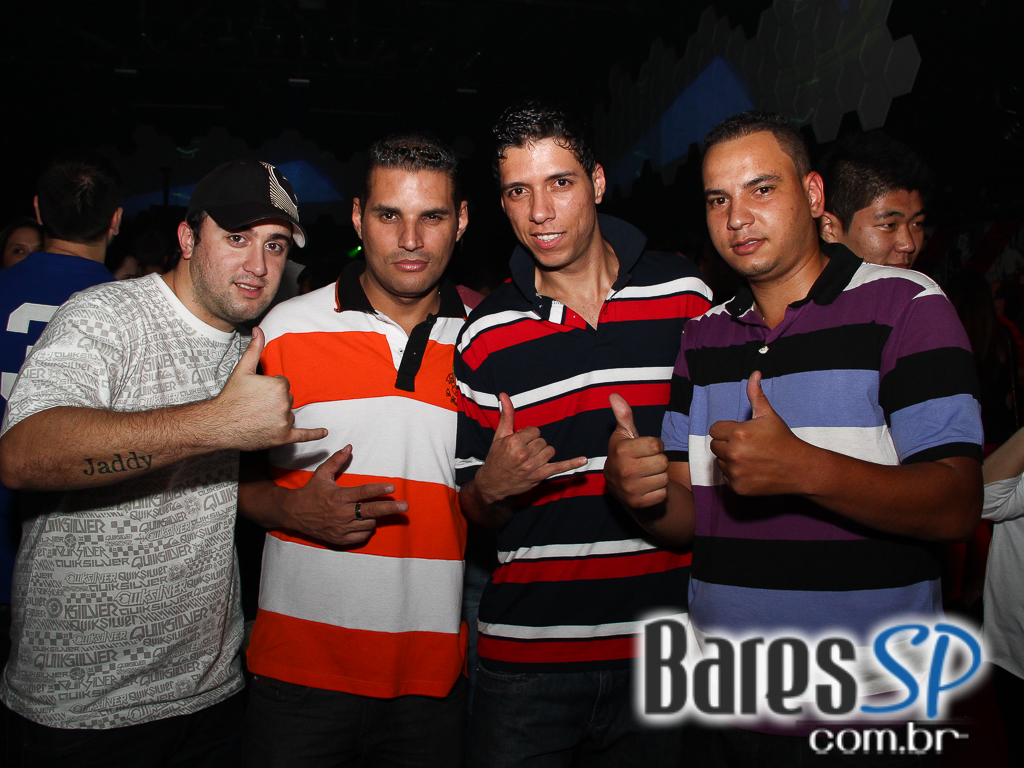 Dupla Kickstarts se apresentou na Clash Club no sábado Dupla Kickstarts se apresentou na Clash Club no sábado