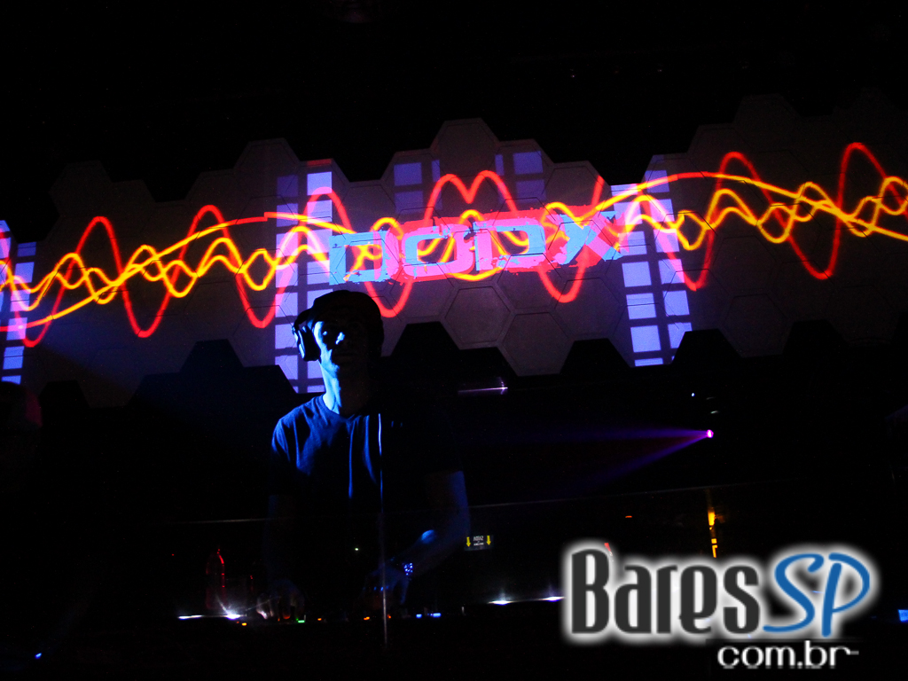 Dupla Kickstarts se apresentou na Clash Club no sábado Dupla Kickstarts se apresentou na Clash Club no sábado