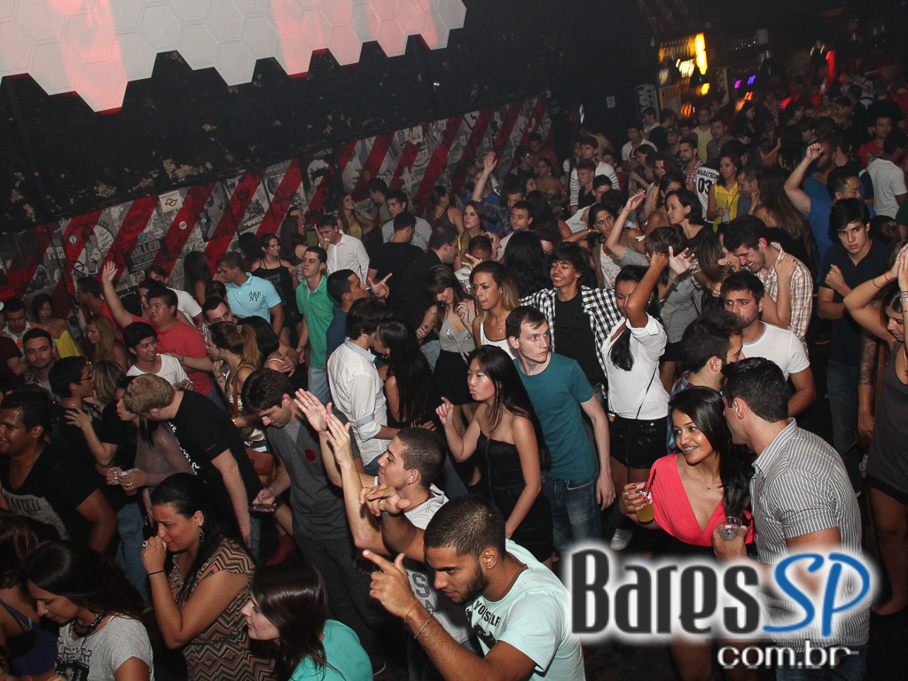 Dupla Kickstarts se apresentou na Clash Club no sábado Dupla Kickstarts se apresentou na Clash Club no sábado