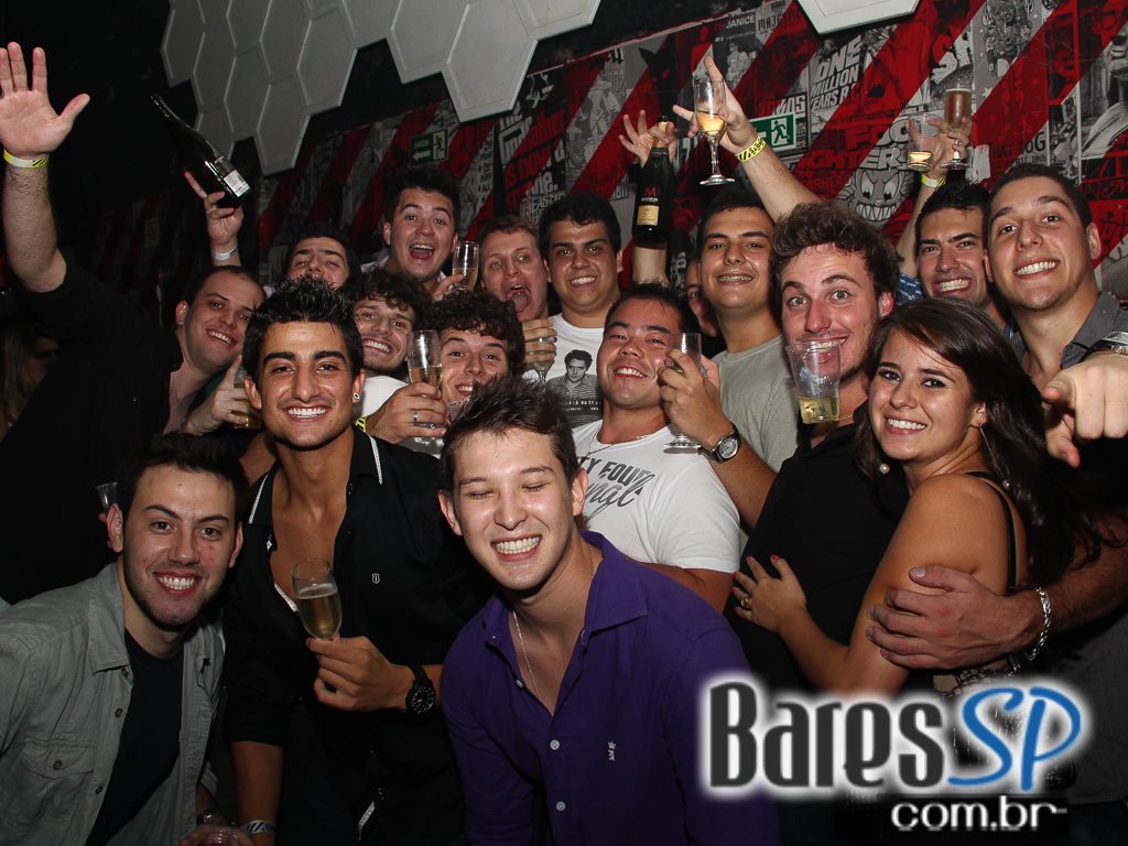 Dupla Kickstarts se apresentou na Clash Club no sábado Dupla Kickstarts se apresentou na Clash Club no sábado