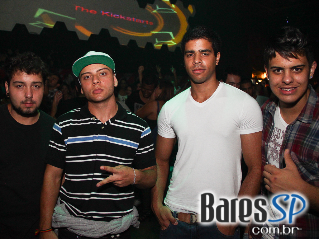 Dupla Kickstarts se apresentou na Clash Club no sábado Dupla Kickstarts se apresentou na Clash Club no sábado