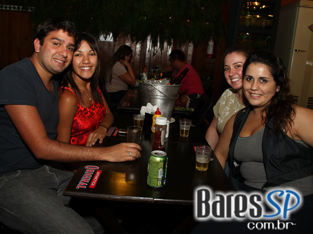 Quinta-feira teve promoção de balde de cerveja no Bar Zé Bonito Quinta-feira teve promoção de balde de cerveja no Bar Zé Bonito