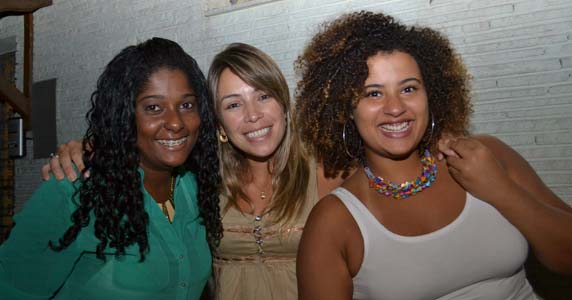 Veloso Bar ofereceu happy hour com caipirinha e petiscos variados