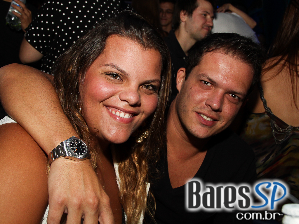 Blue Velvet realizou festa Blue Edition com Beer Bong e DJs convidados Blue Velvet realizou festa Blue Edition com Beer Bong e DJs convidados